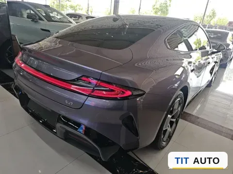 2024 MI SU7 4