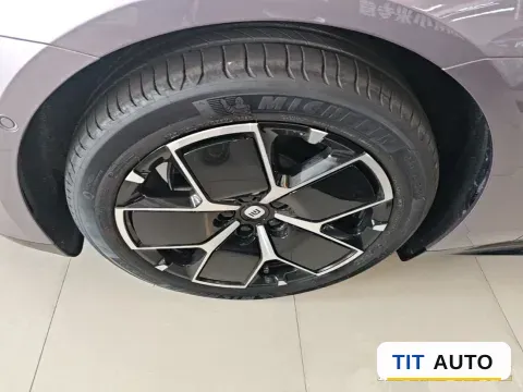 2024 MI SU7 8