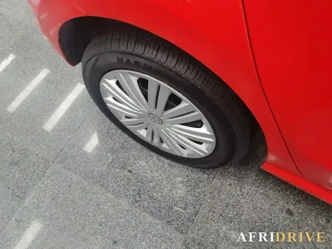 2016 Volkswagen Polo 9