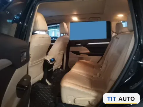 2018 Toyota Highlander 12