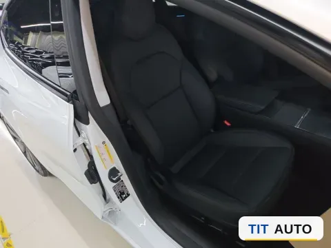 2025 Tesla Model 3 23