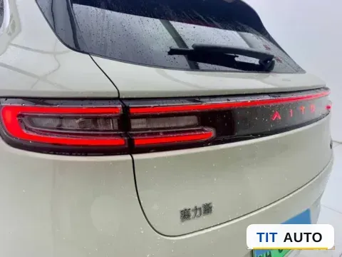 2025 AITO AITO M5 7