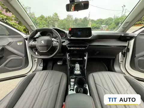2022 Peugeot 2008 5