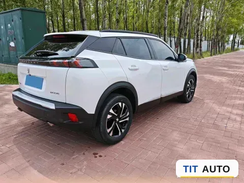 2022 Peugeot 2008 5