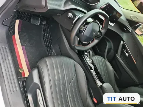 2022 Peugeot 2008 9