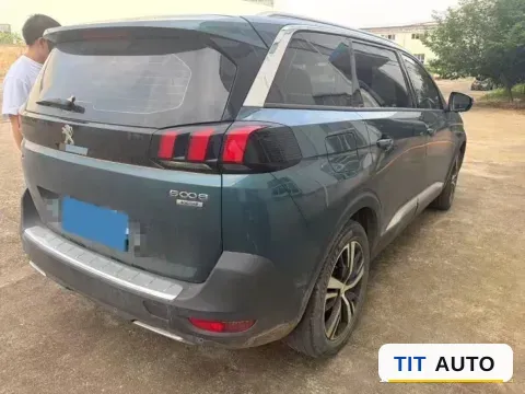 2021 Peugeot 5008 5