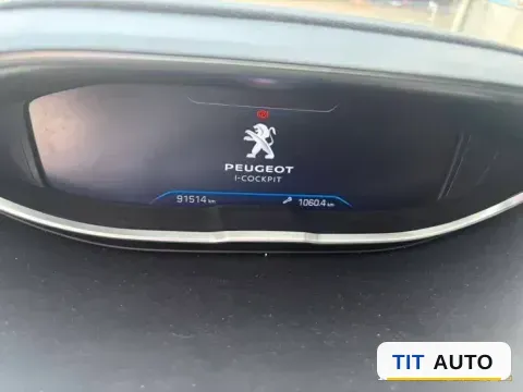 2021 Peugeot 5008 6