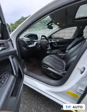 2022 Peugeot 408 6