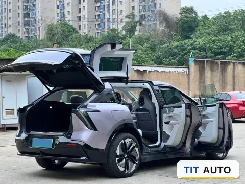 2023 HiPhi Y 9
