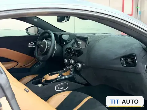 2018 Aston Martin V8 Vantage 15