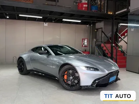 2018 Aston Martin V8 Vantage 3