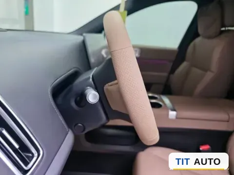 2025 Li L6 8