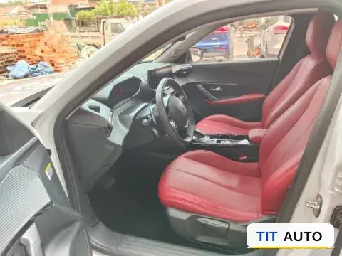 2022 Peugeot 2008 5