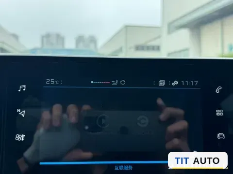 2022 Peugeot 2008 13