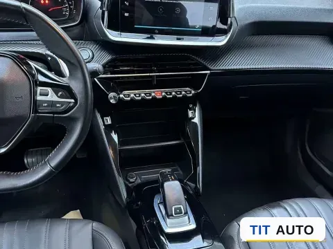 2022 Peugeot 2008 12