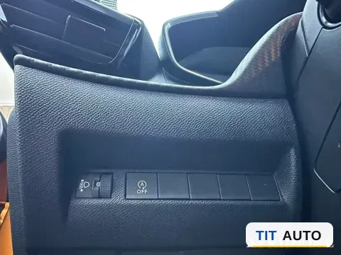 2022 Peugeot 2008 13