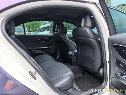 2025 Mercedes-Benz C Class 8
