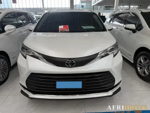2024 Toyota Sienna 2