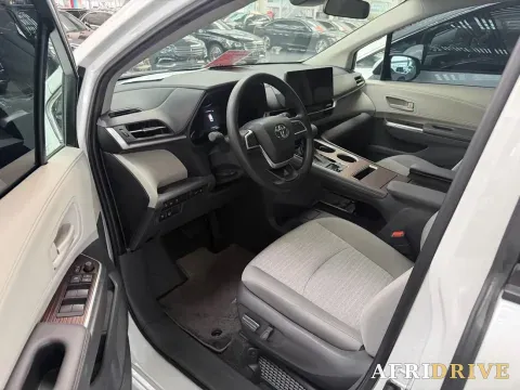 2024 Toyota Sienna 5