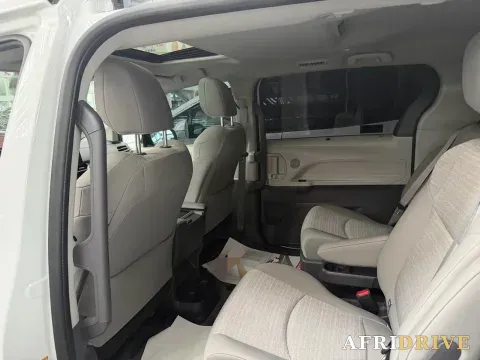 2024 Toyota Sienna 9