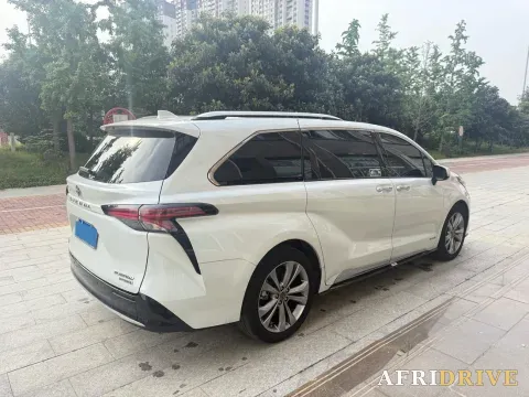 2023 Toyota Sienna 9