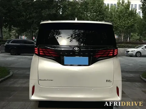 2024 Toyota Alphard 2