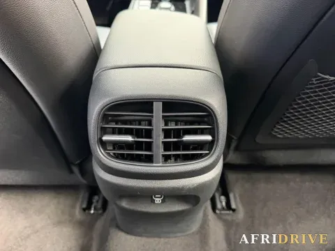 2023 Hyundai Elantra 13