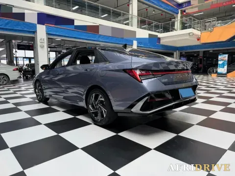 2023 Hyundai Elantra 16
