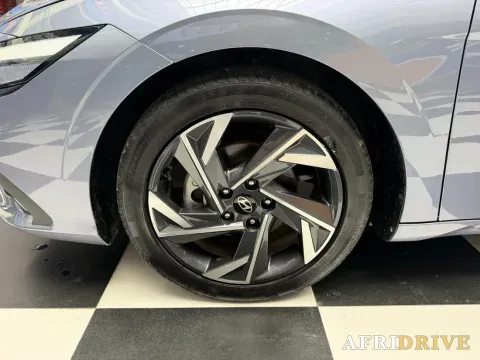 2023 Hyundai Elantra 7