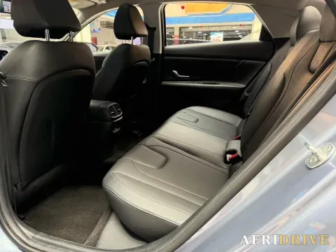 2023 Hyundai Elantra 10