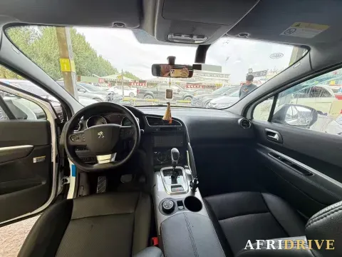 2019 Peugeot 3008 9