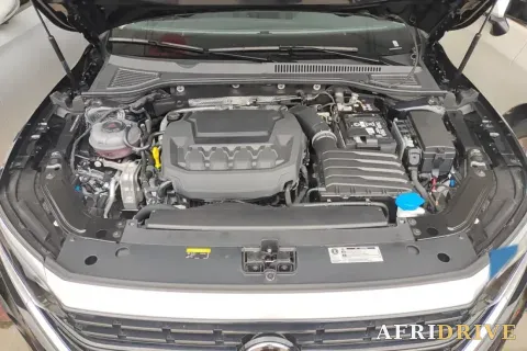 2025 Volkswagen Passat 4