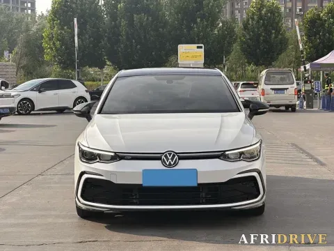 2023 Volkswagen Golf 2