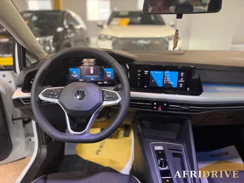 2023 Volkswagen Golf 12