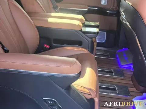2024 HongQi HQ9 6