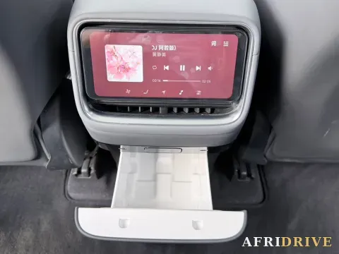 2025 MI YU7 23