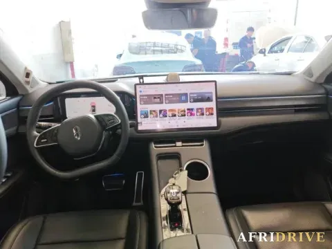 2022 AITO M5 3