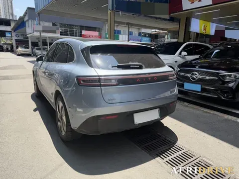 2022 AITO M5 6