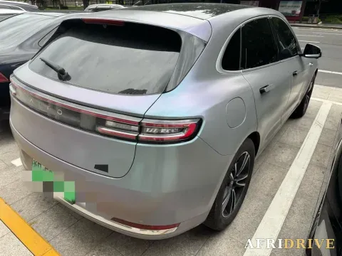 2025 AITO M5 3