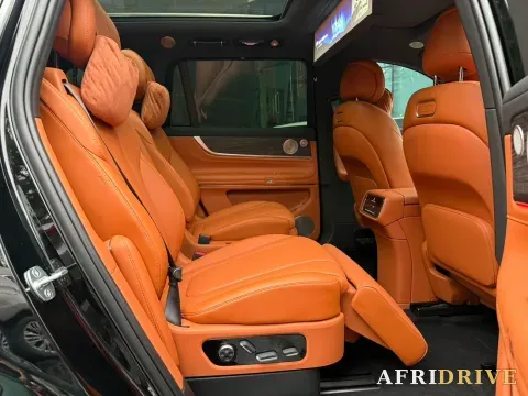 2025 AITO M9 9