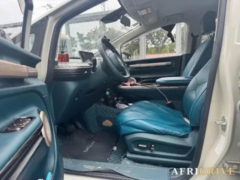 2023 BaoJun Cloud 5
