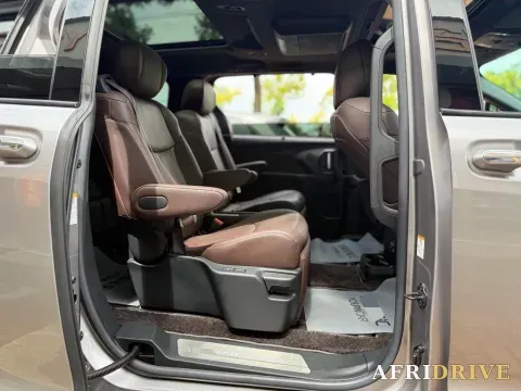 2021 Toyota Sienna 15