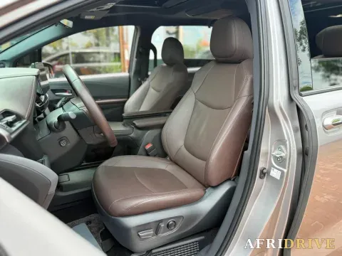 2021 Toyota Sienna 19