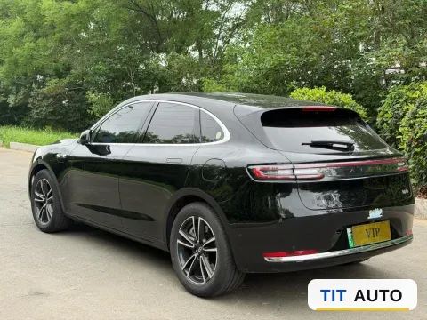 2025 AITO M5 9