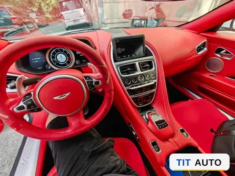 2019 Aston Martin DB11 17