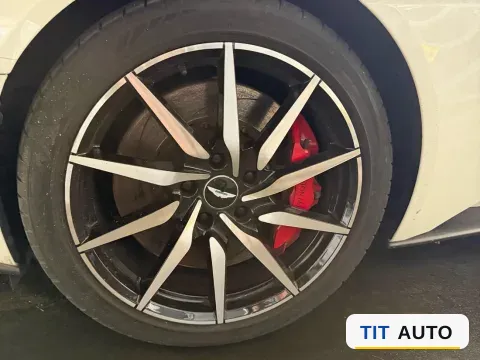 2019 Aston Martin DB11 19