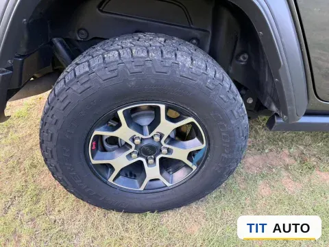 2021 Jeep Wrangler 26