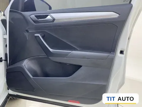 2022 Volkswagen T-Roc 23