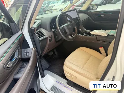 2024 Toyota Alphard 9