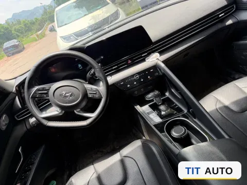 2022 Hyundai Elantra 11